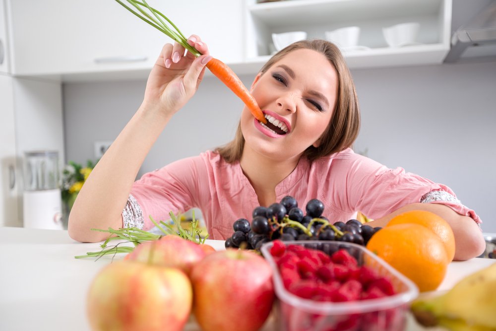 Teeth Whitening and Nutrition: Foods That Naturally Promote a Bright Smile